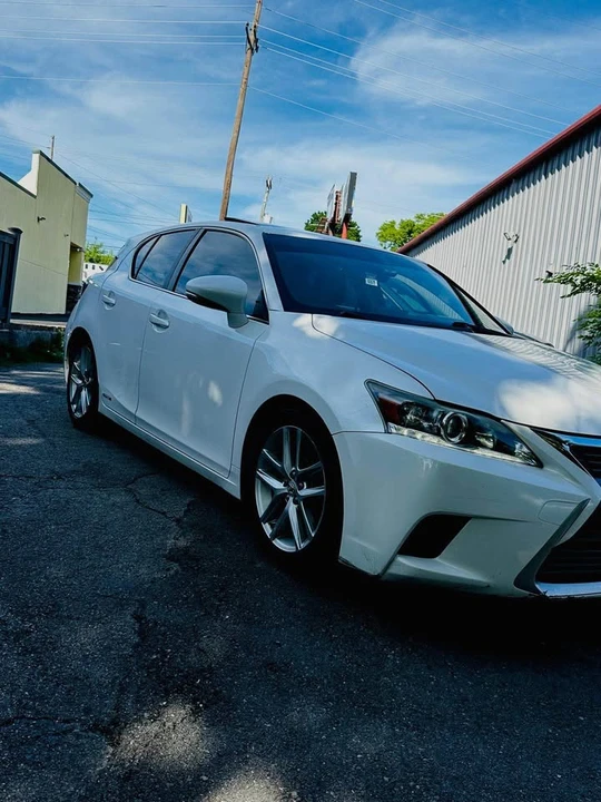 2014 Lexus CT - Image 2 of 10