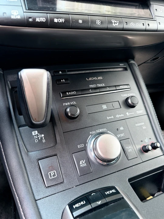 2014 Lexus CT - Image 18 of 21
