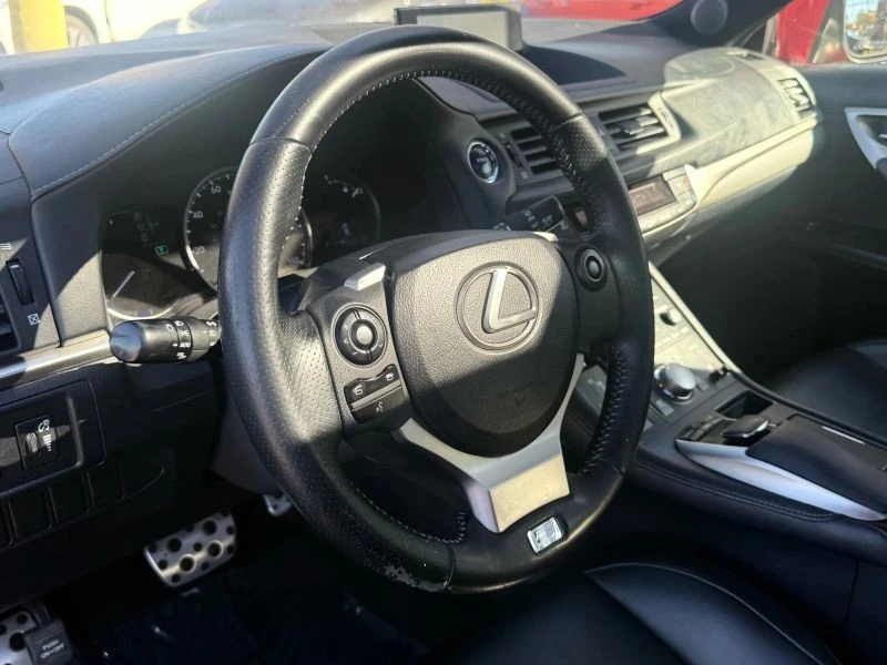 2014 Lexus CT - Image 9 of 12