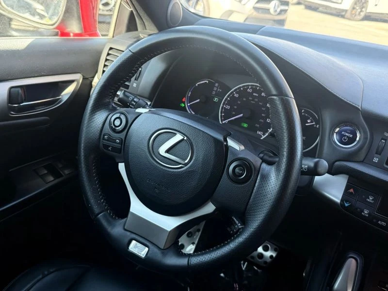 2014 Lexus CT - Image 11 of 12