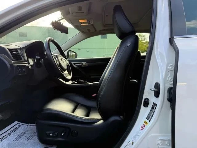 2014 Lexus CT - Image 11 of 12