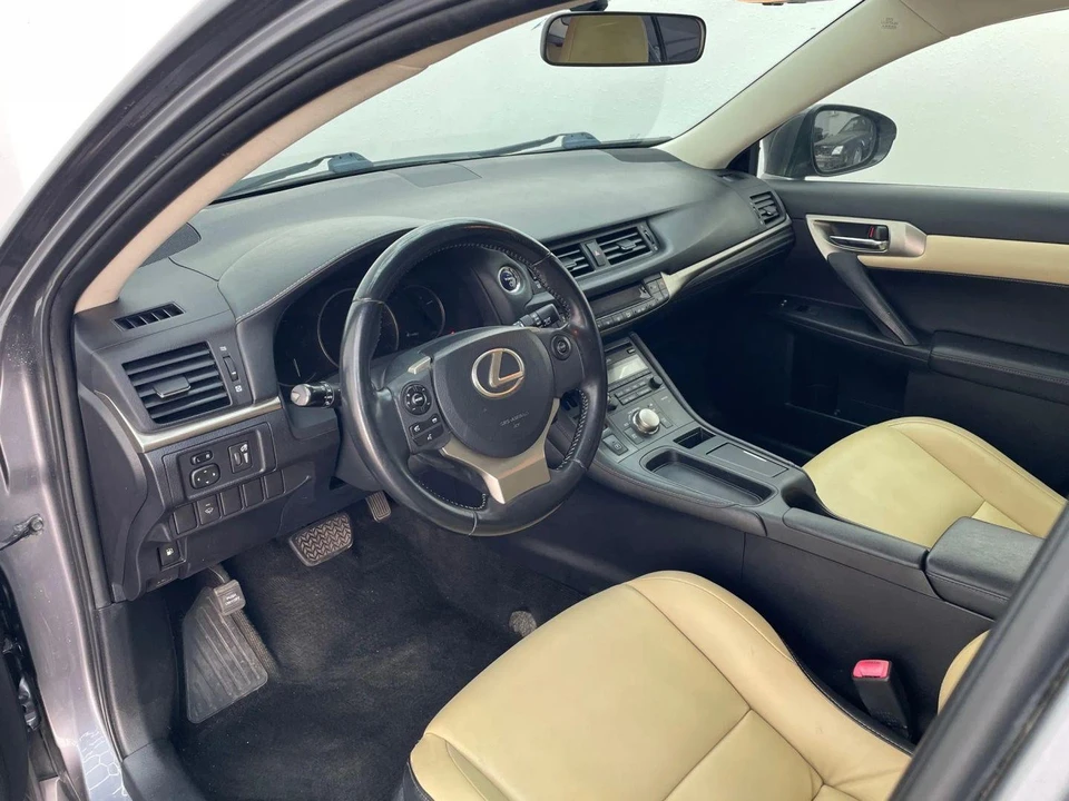2014 Lexus CT - Image 11 of 21