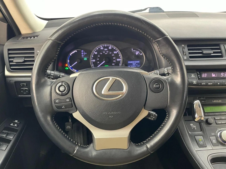 2014 Lexus CT - Image 19 of 21