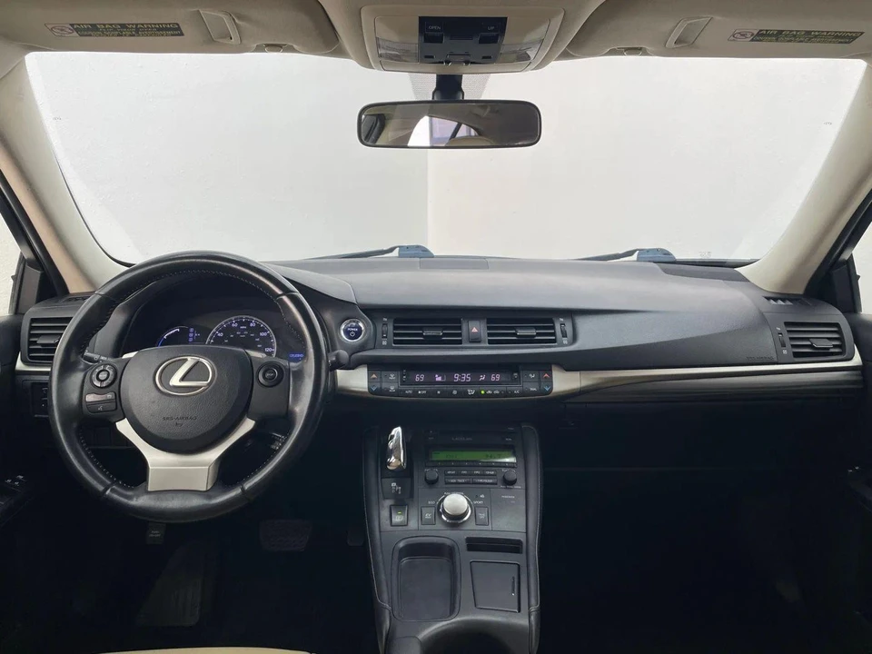 2014 Lexus CT - Image 17 of 21