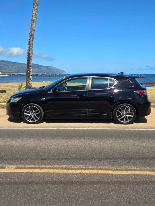 2014 Lexus CT - Image 2 of 10