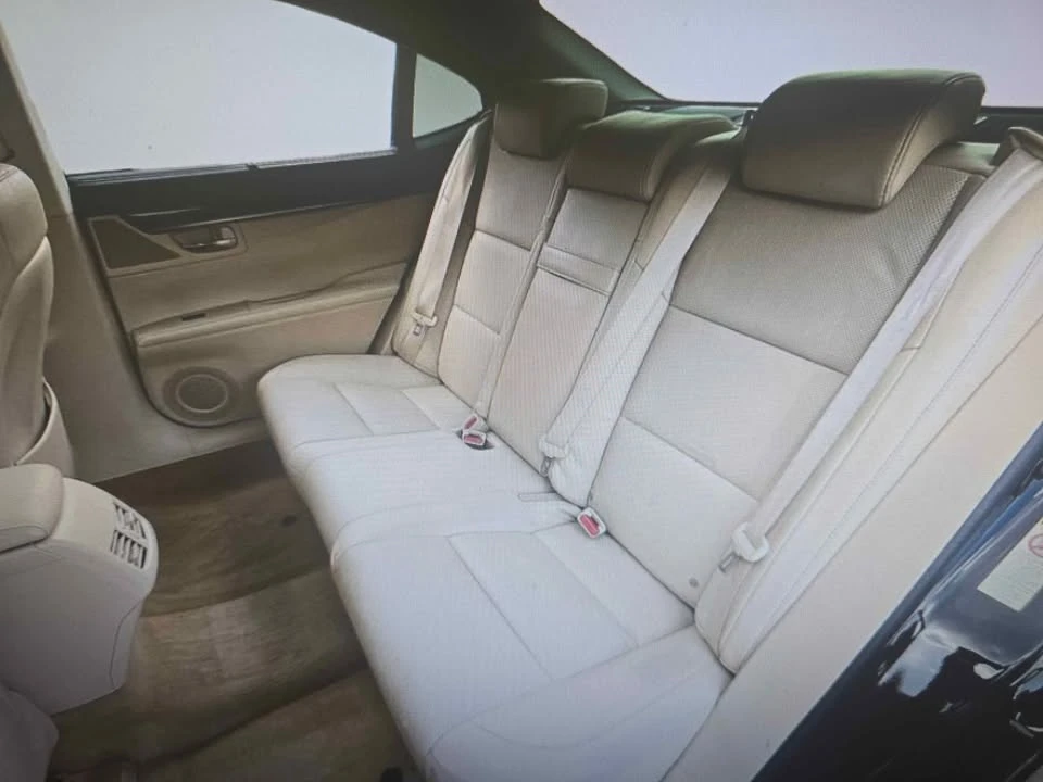 2014 Lexus ES 6th Gen - Image 3 of 5
