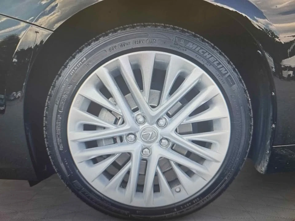 2014 Lexus ES 6th Gen - Image 4 of 5