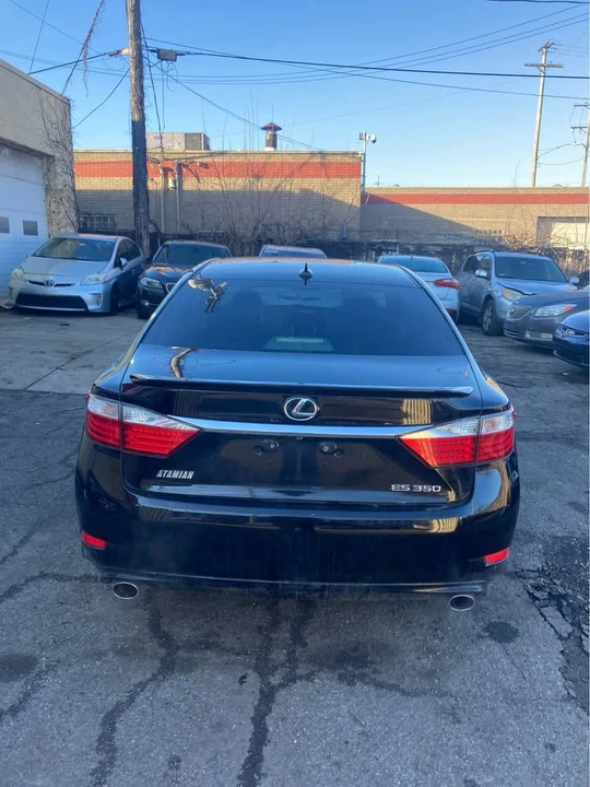 2014 Lexus ES 6th Gen - Image 7 of 11