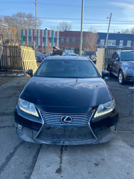 2014 Lexus ES 6th Gen - Image 10 of 11