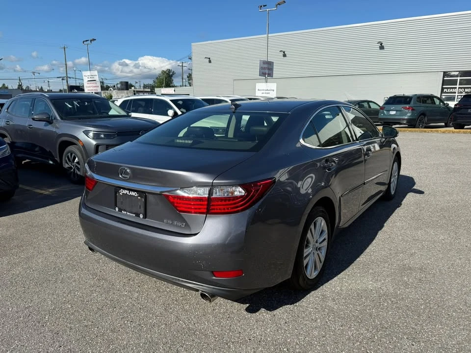 2014 Lexus ES 6th Gen - Image 11 of 14