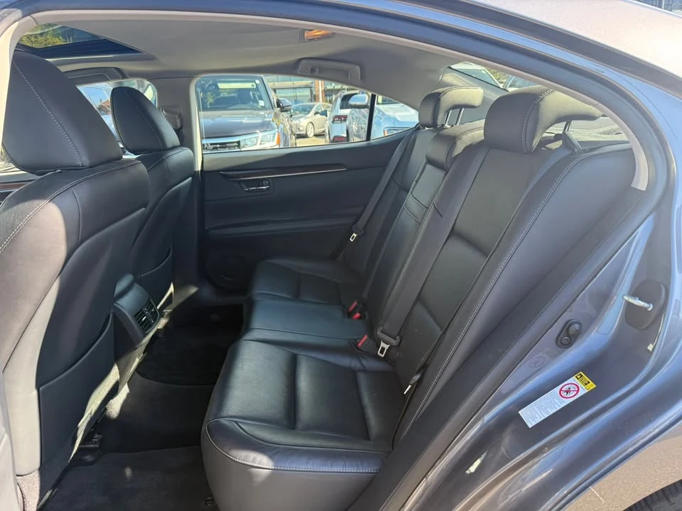 2014 Lexus ES 6th Gen - Image 4 of 14