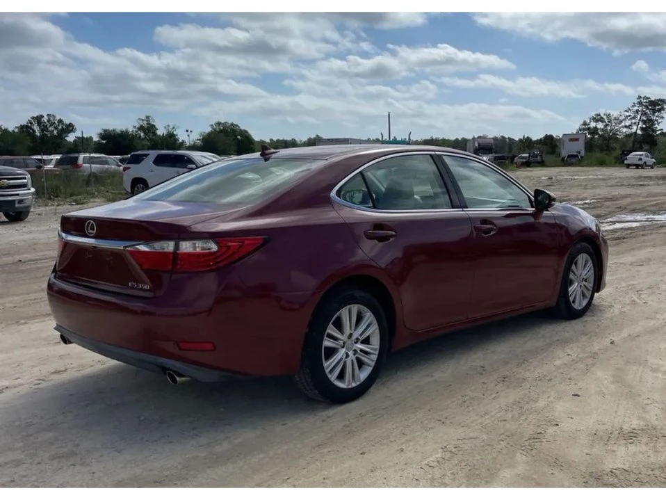 2014 Lexus ES 6th Gen - Image 3 of 7