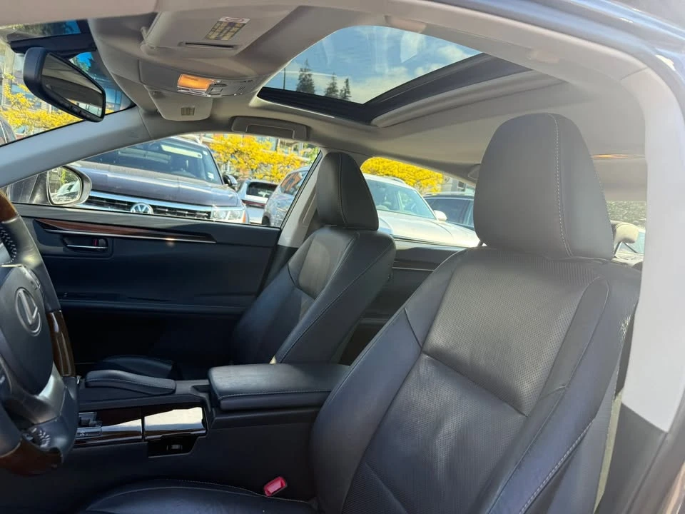 2014 Lexus ES 6th Gen - Image 3 of 14