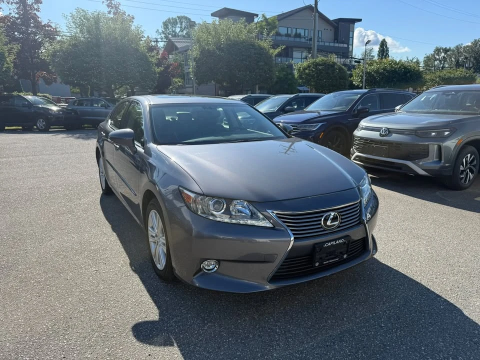 2014 Lexus ES 6th Gen - Image 9 of 14