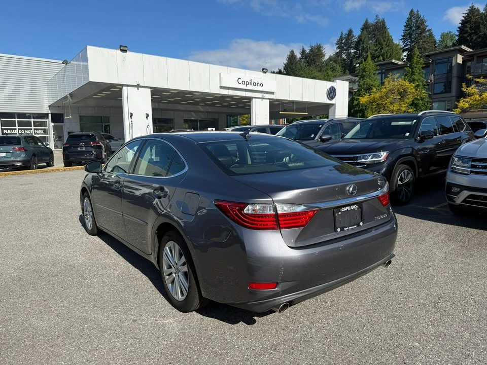 2014 Lexus ES 6th Gen - Image 13 of 14