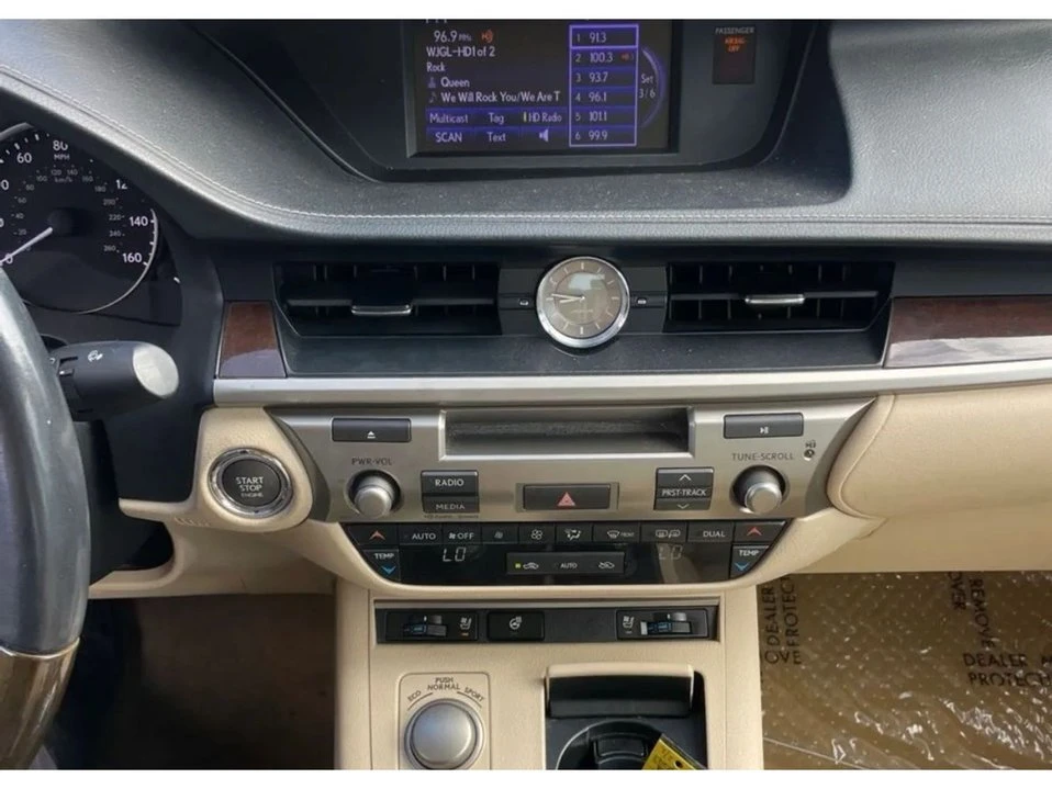 2014 Lexus ES 6th Gen - Image 7 of 7