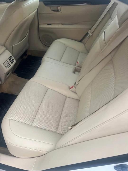 2014 Lexus ES 6th Gen - Image 7 of 9