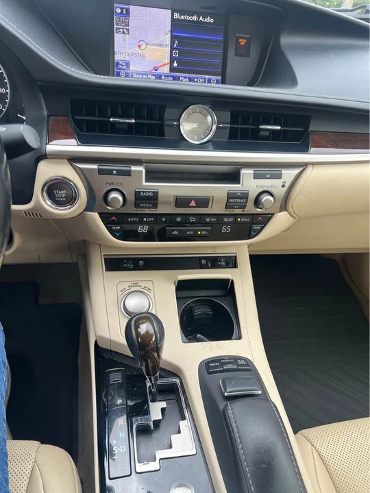 2014 Lexus ES 6th Gen - Image 6 of 9