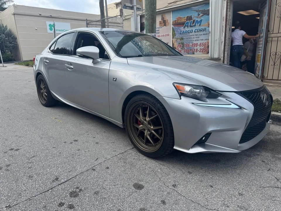 2014 Lexus ES 6th Gen - Image 19 of 19