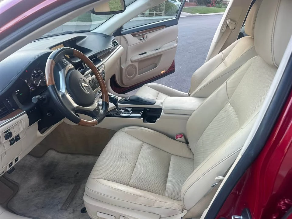 2014 Lexus ES 6th Gen - Image 7 of 9