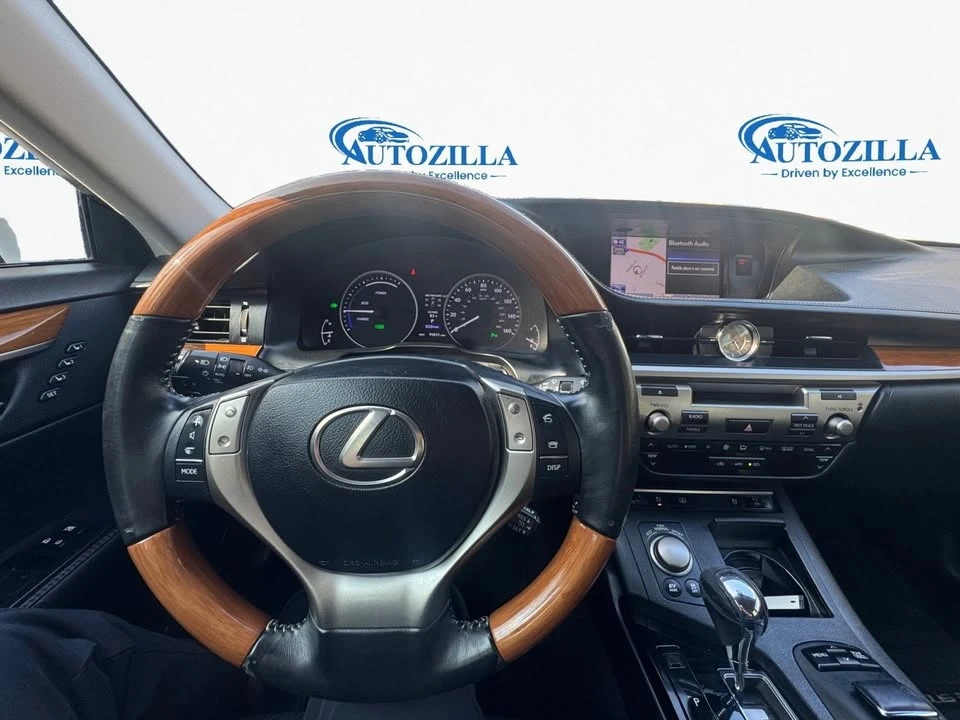 2014 Lexus ES 6th Gen - Image 4 of 15