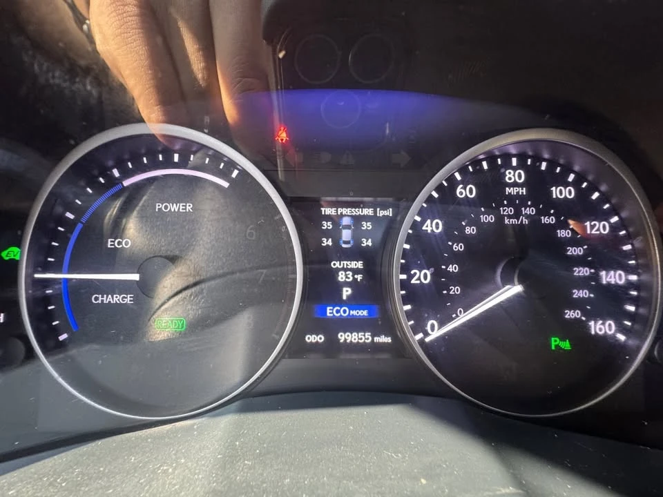 2014 Lexus ES 6th Gen - Image 11 of 15