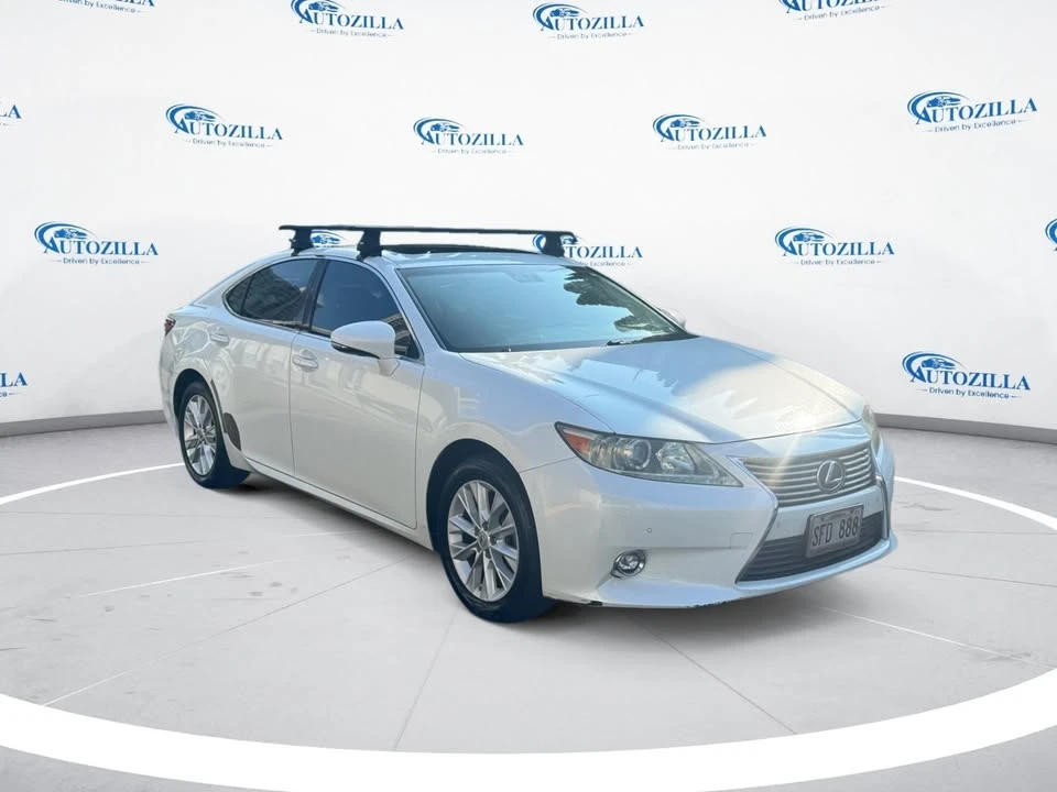 2014 Lexus ES 6th Gen - Image 2 of 15
