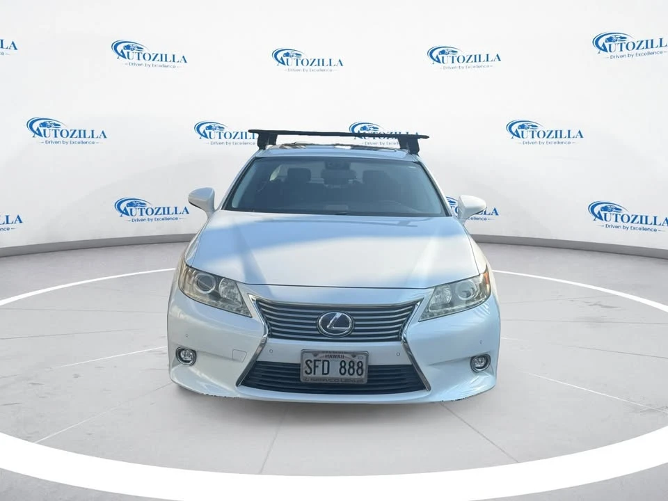 2014 Lexus ES 6th Gen - Image 3 of 15