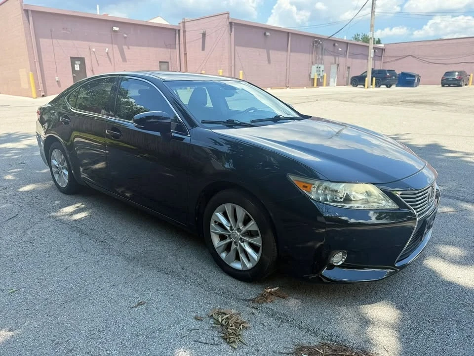 2014 Lexus ES 6th Gen - Image 7 of 17