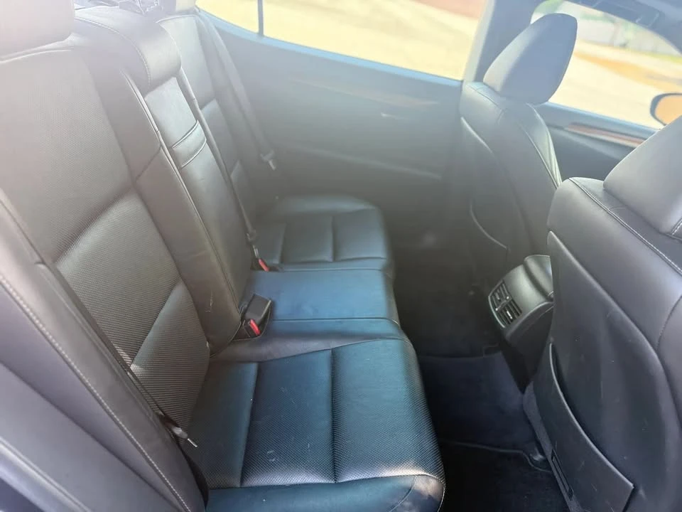 2014 Lexus ES 6th Gen - Image 13 of 17