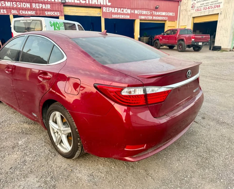 2014 Lexus ES 6th Gen - Image 3 of 6