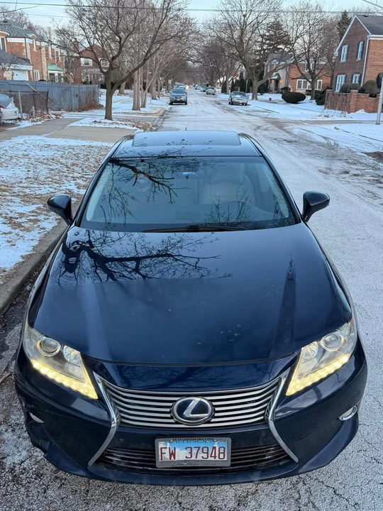 2014 Lexus ES 6th Gen - Image 8 of 10