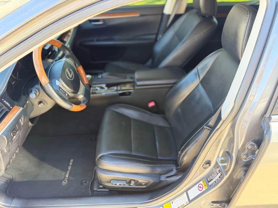2014 Lexus ES 6th Gen - Image 7 of 17