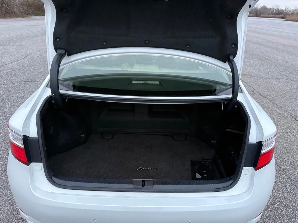 2014 Lexus ES 6th Gen - Image 14 of 14