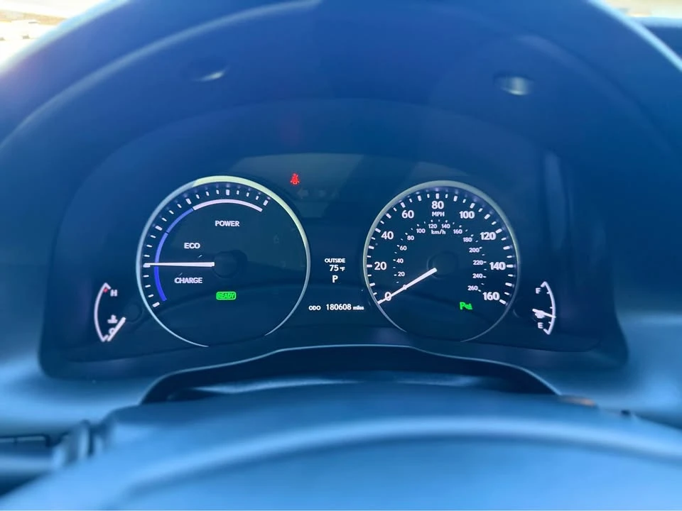 2014 Lexus ES 6th Gen - Image 13 of 17
