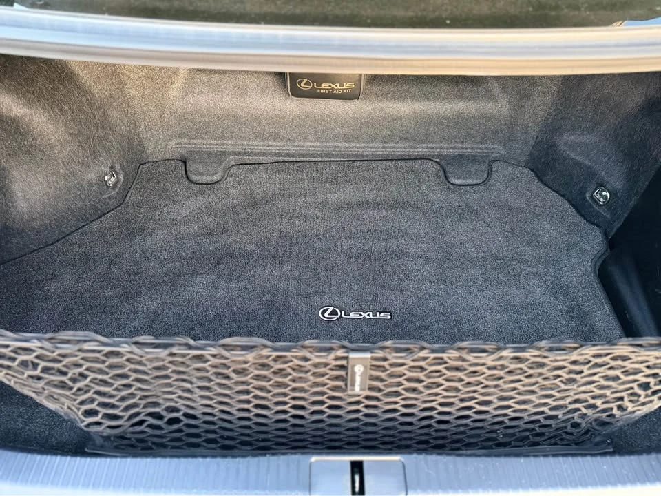 2014 Lexus ES 6th Gen - Image 16 of 17