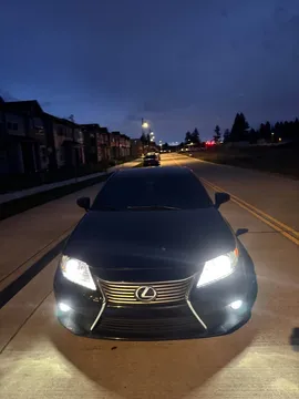 2014 Lexus ES 300h Luxury Sedan