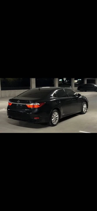 2014 Lexus ES 6th Gen - Image 4 of 7