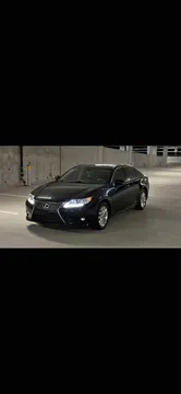 2014 Lexus ES 300h Luxury Sedan 4D