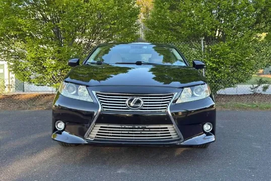 2014 Lexus ES 300h Luxury Sedan