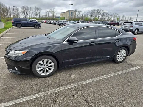 2014 Lexus ES 300h Luxury Sedan