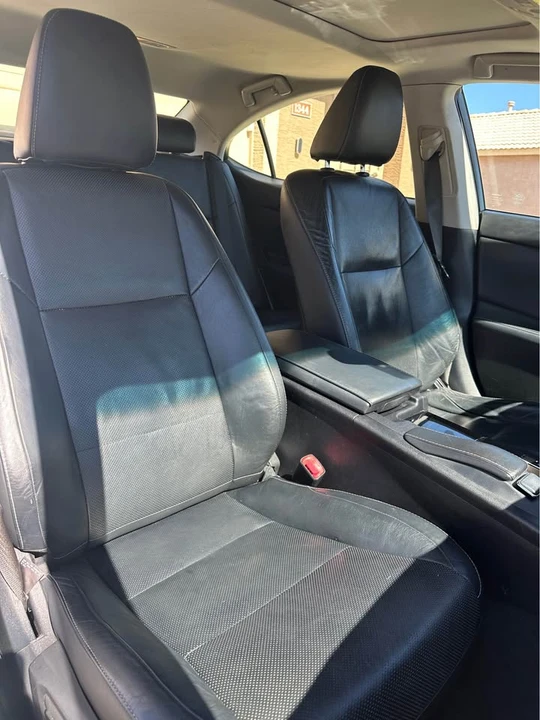 2014 Lexus ES 6th Gen - Image 7 of 14