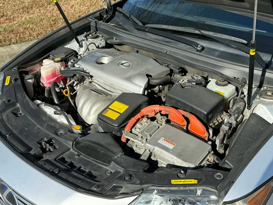 2014 Lexus ES 6th Gen - Image 10 of 17