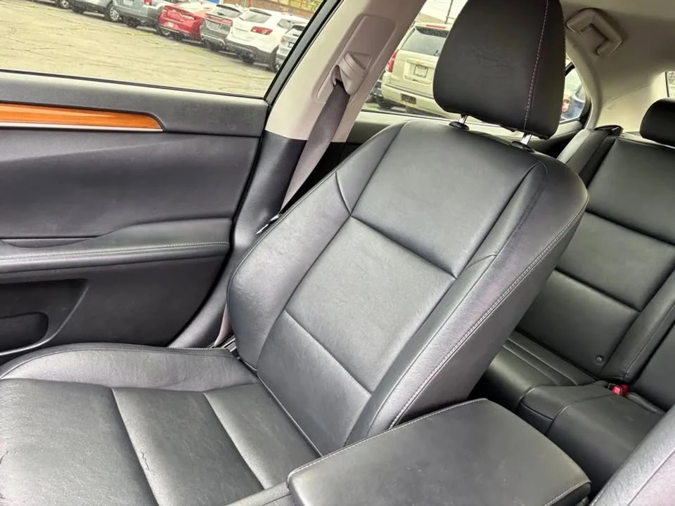 2014 Lexus ES 6th Gen - Image 6 of 13