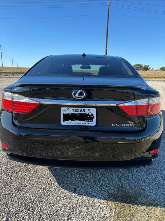 2014 Lexus ES 6th Gen - Image 3 of 7