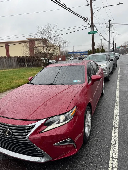 2014 Lexus ES 6th Gen - Image 3 of 5