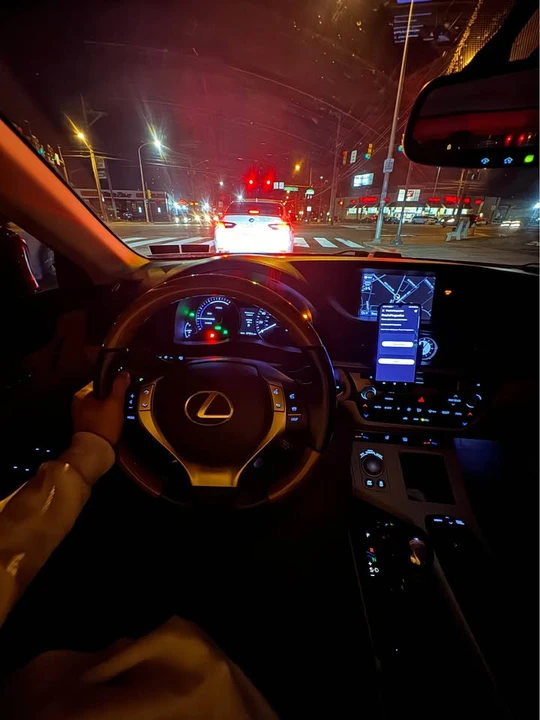 2014 Lexus ES 6th Gen - Image 5 of 5