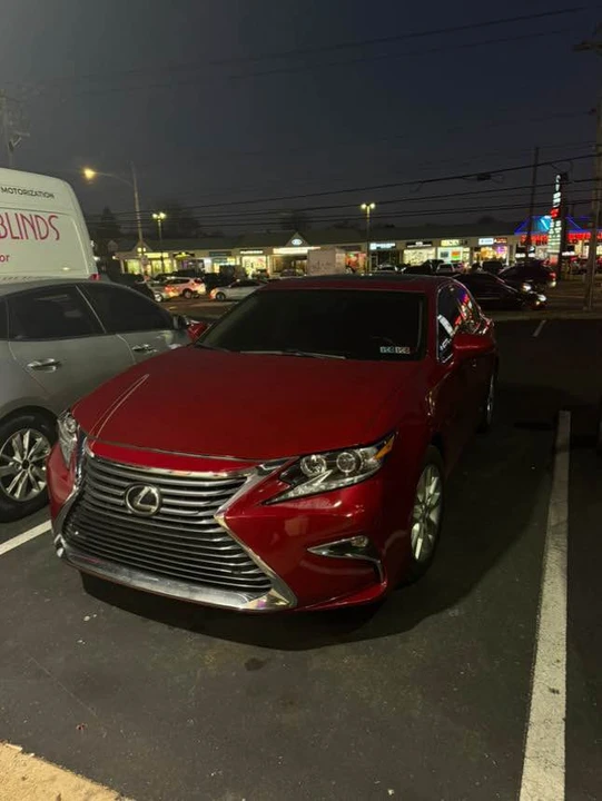 2014 Lexus ES 6th Gen - Image 4 of 5