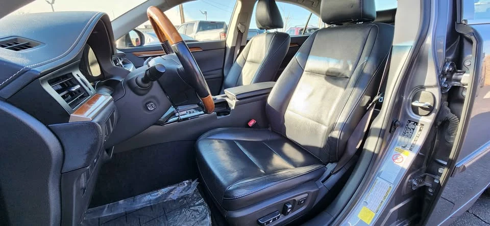 2014 Lexus ES 6th Gen - Image 8 of 11