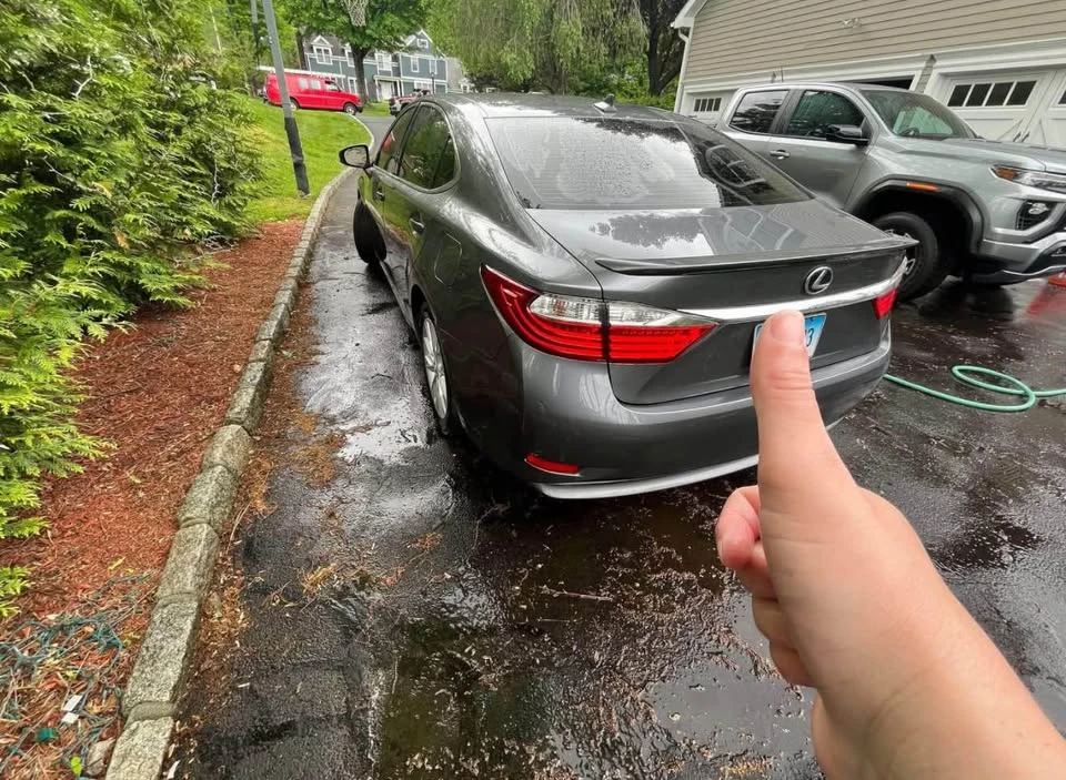 2014 Lexus ES 6th Gen - Image 7 of 10